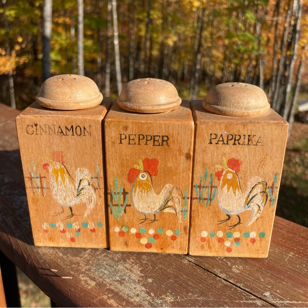 Rustic Wooden Spice Shaker Set - Cinnamon, Pepper, Paprika Farm Country Charm
